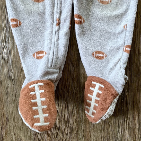 4/$20 Carter’s footie pajamas 12 month - Picture 6 of 8